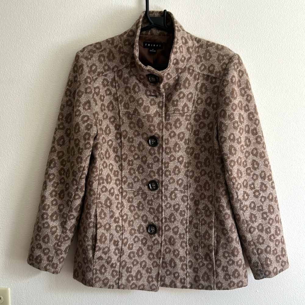 Tribal Women's Brown 5 Button Stand Up Collar 2 Front Pocket Jacket. Size:10